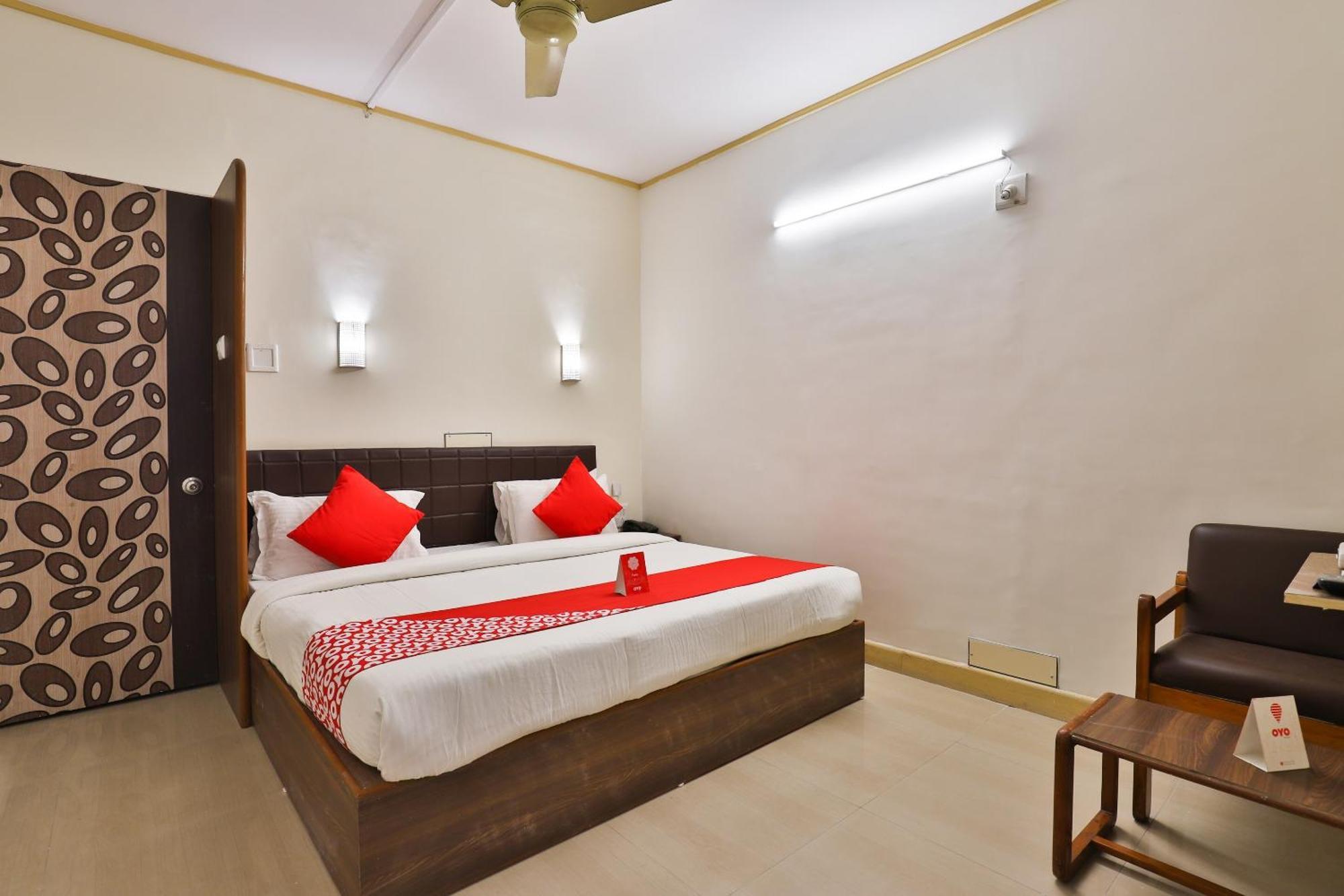Hotel O Utsav Vadodara Exterior photo