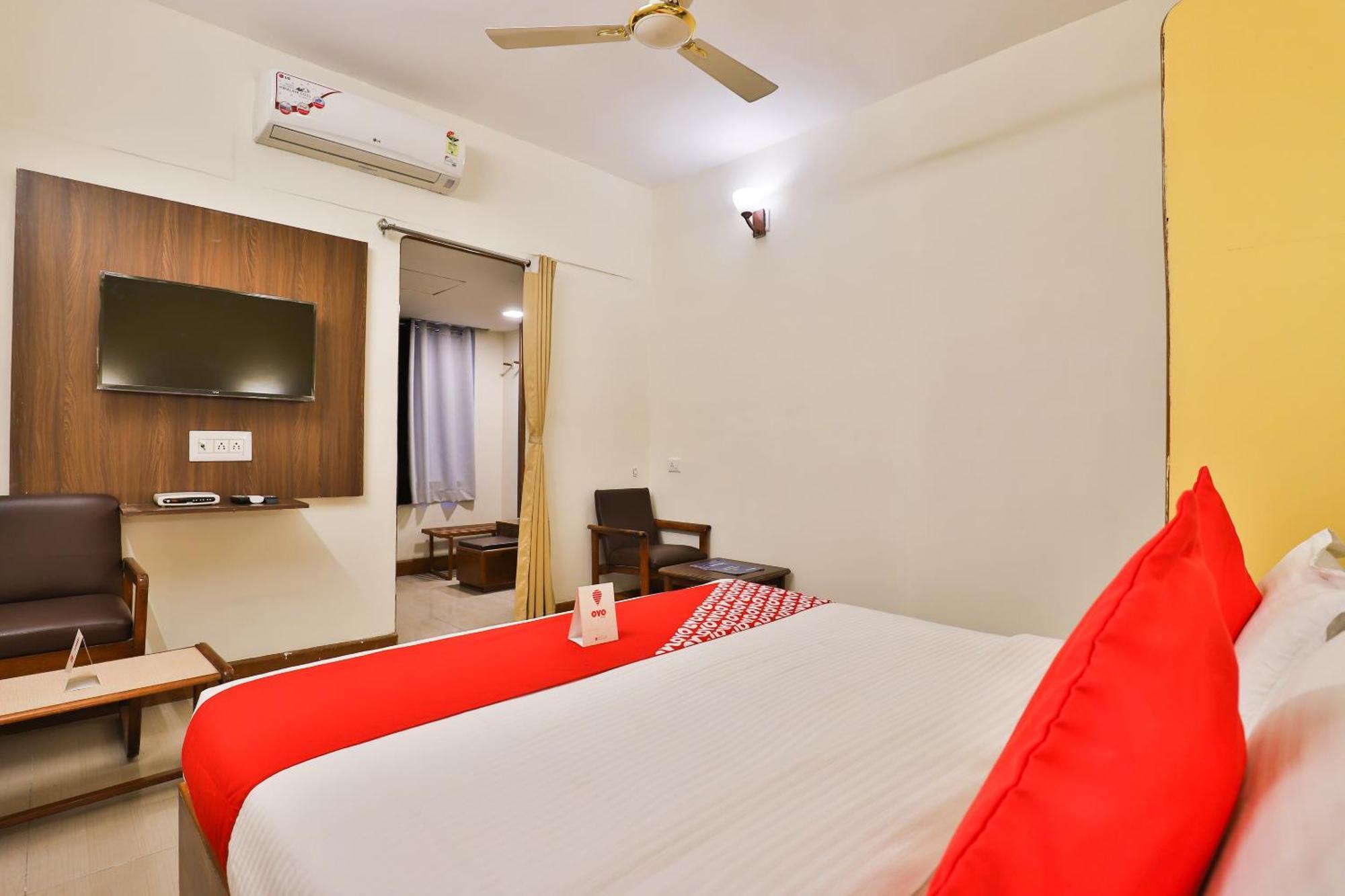Hotel O Utsav Vadodara Exterior photo
